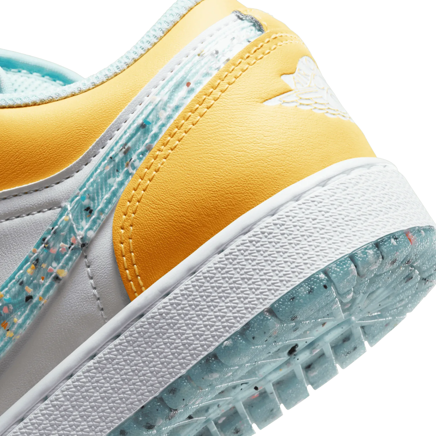 Air Jordan 1 Low SE Citron Pulse Glacier Ice (GS) image 7