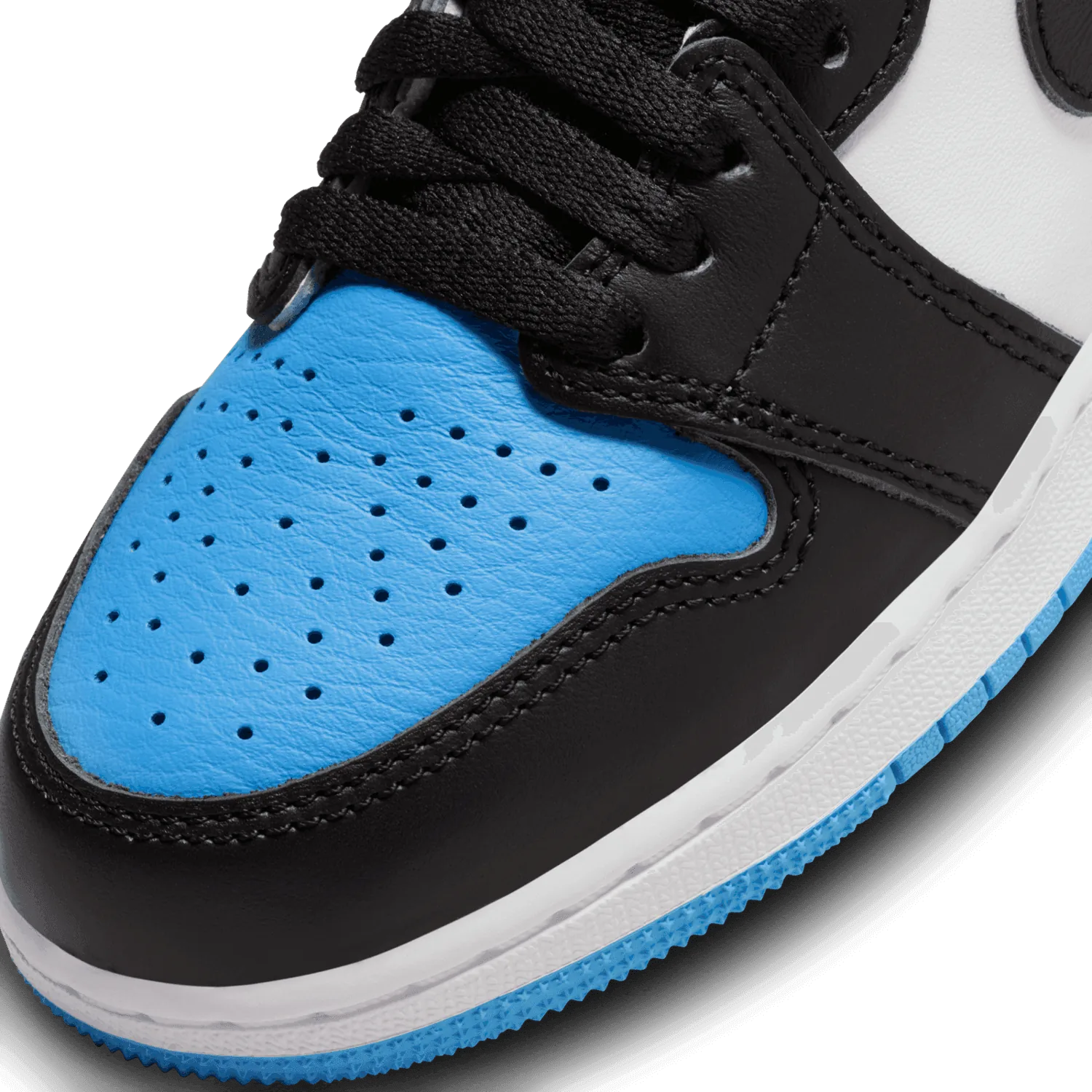 Air Jordan 1 Retro High OG UNC Toe (GS) image 6