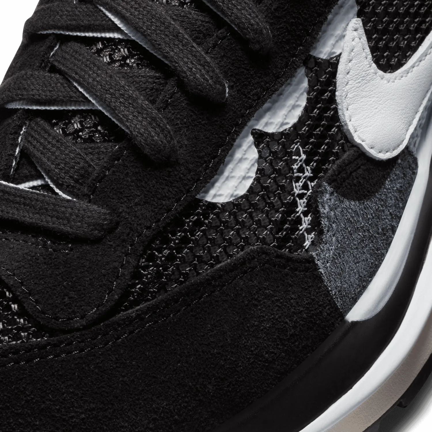 Nike Vaporwaffle sacai Black White image 6