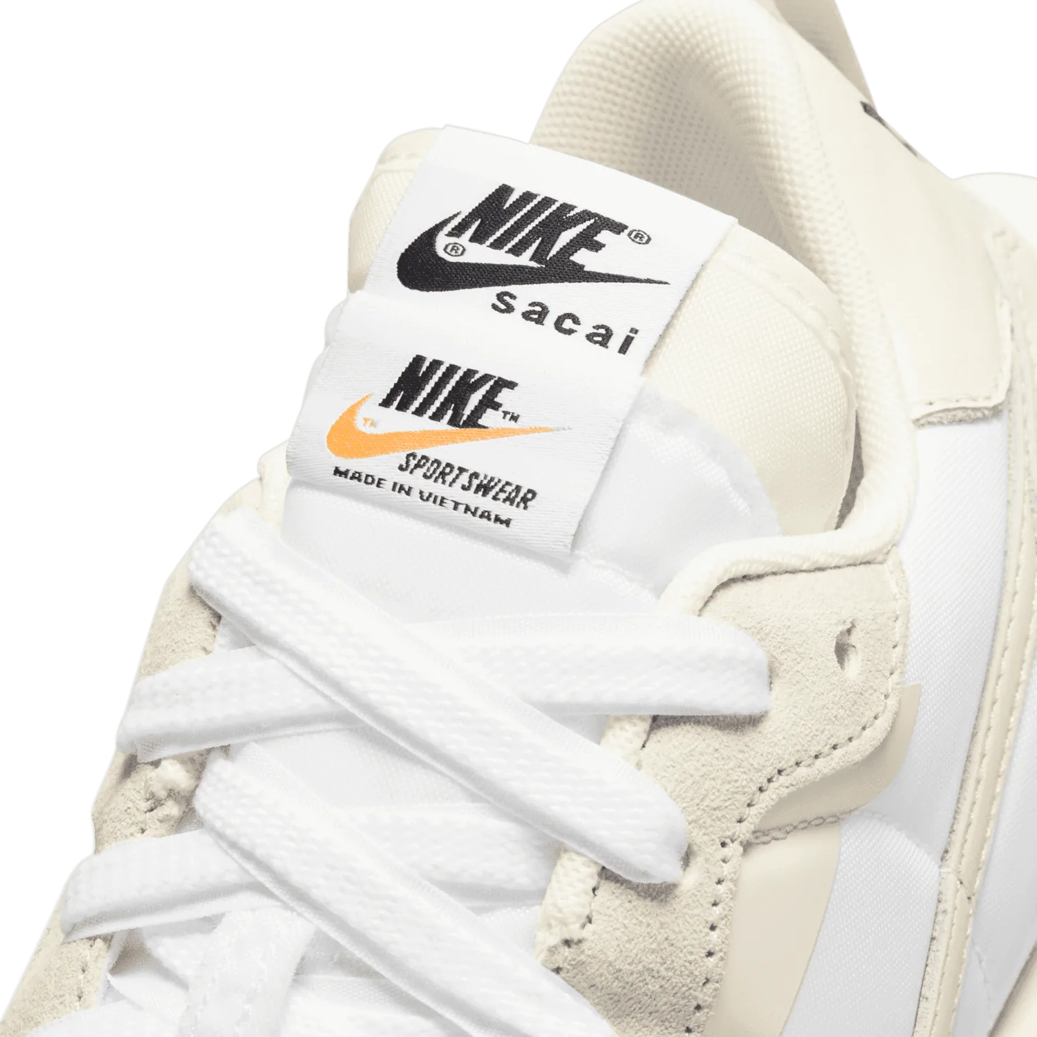 Nike Vaporwaffle sacai Sail image 10