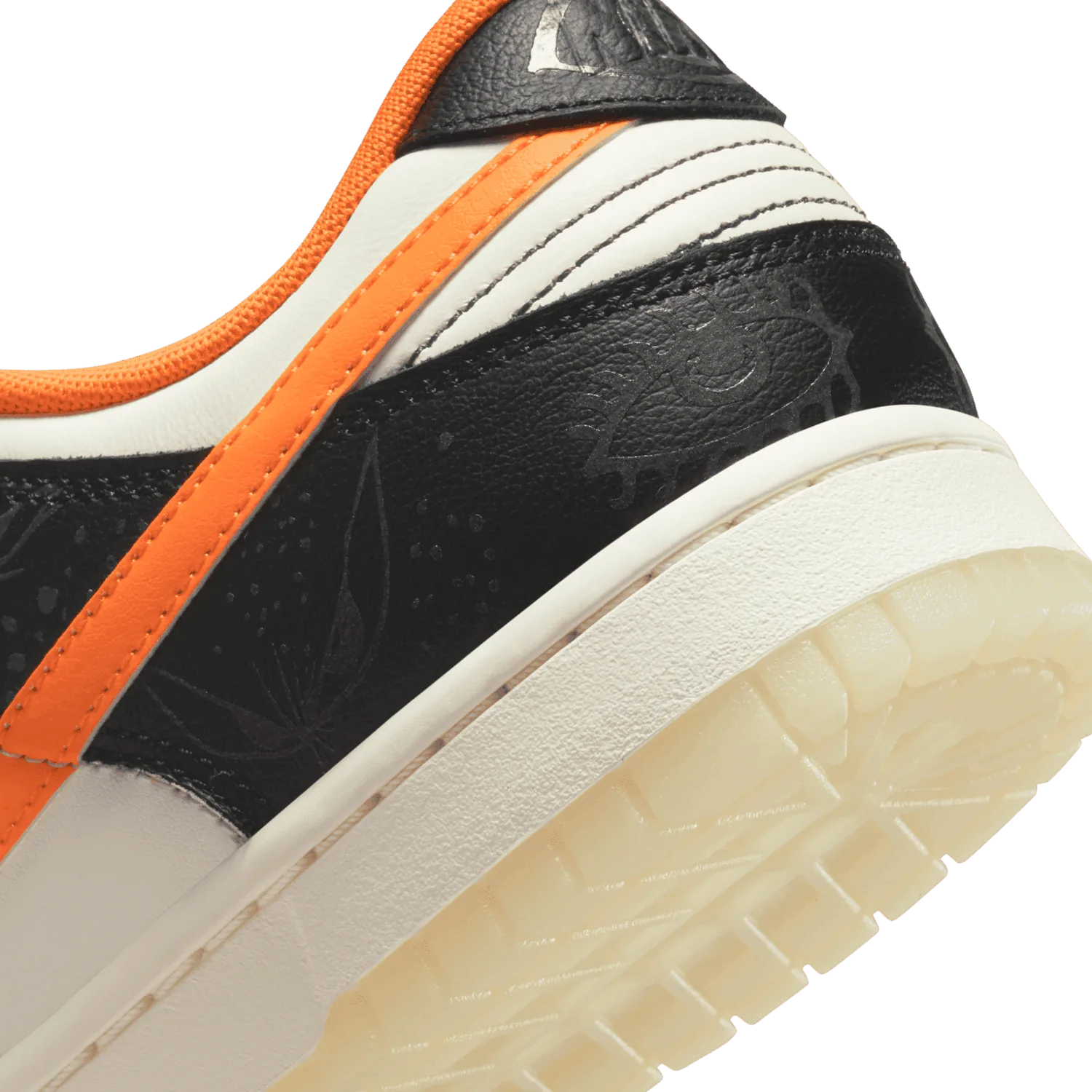 Nike Dunk Low PRM Halloween image 9