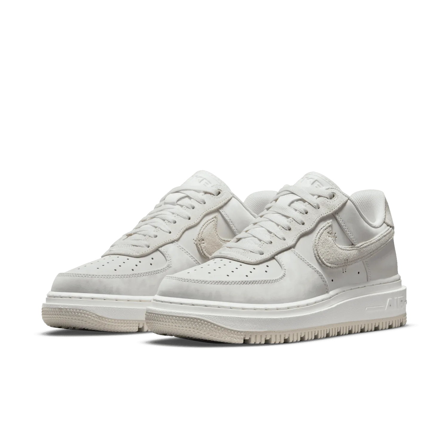 Nike Air Force 1 Luxe Summit White Light Bone image 4