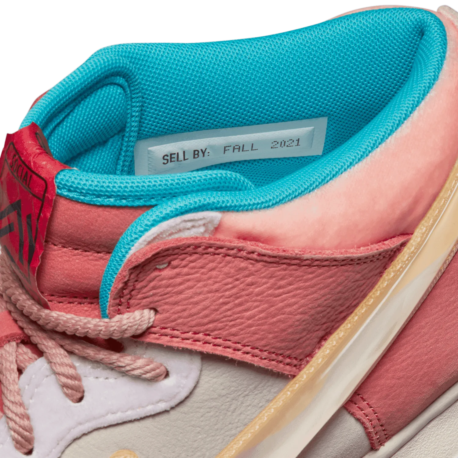 Nike Dunk Mid Social Status Free Lunch Strawberry Milk image 2