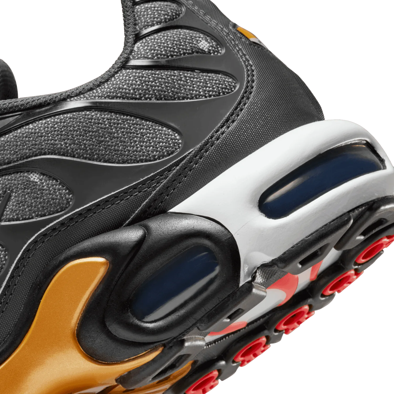 Nike Air Max Plus SE Shoes image 7