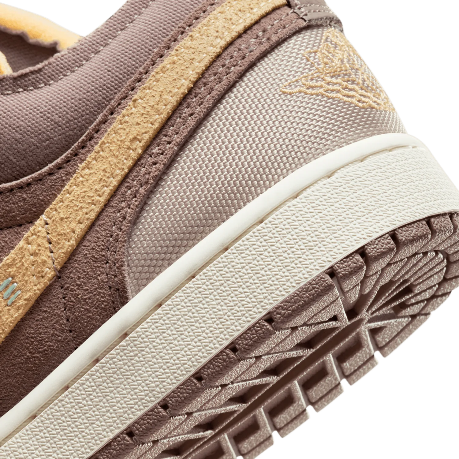 Air Jordan 1 Low SE Craft Taupe Haze image 7