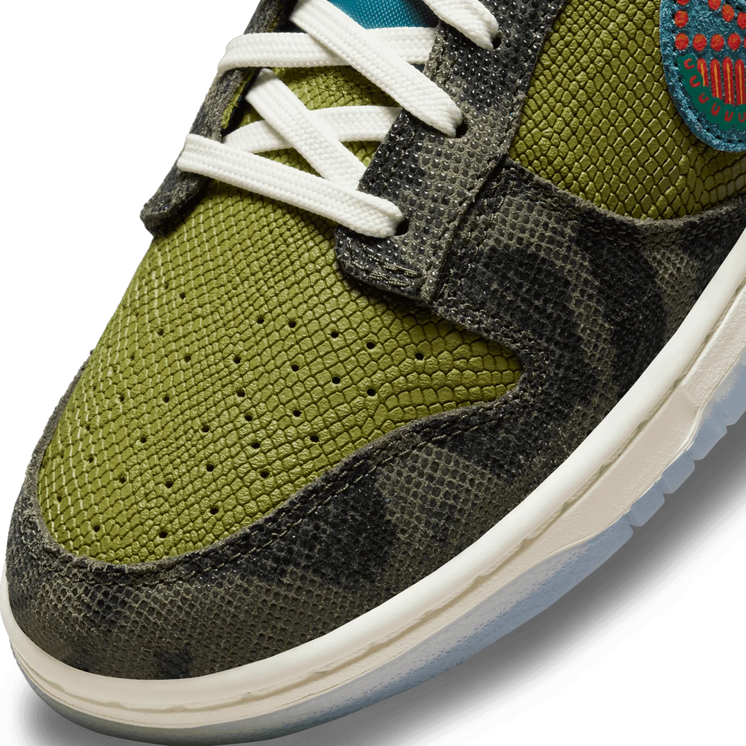 Nike Dunk Low Siempre Familia image 6