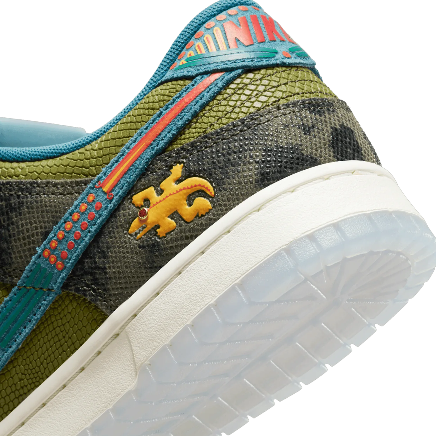 Nike Dunk Low Siempre Familia image 7