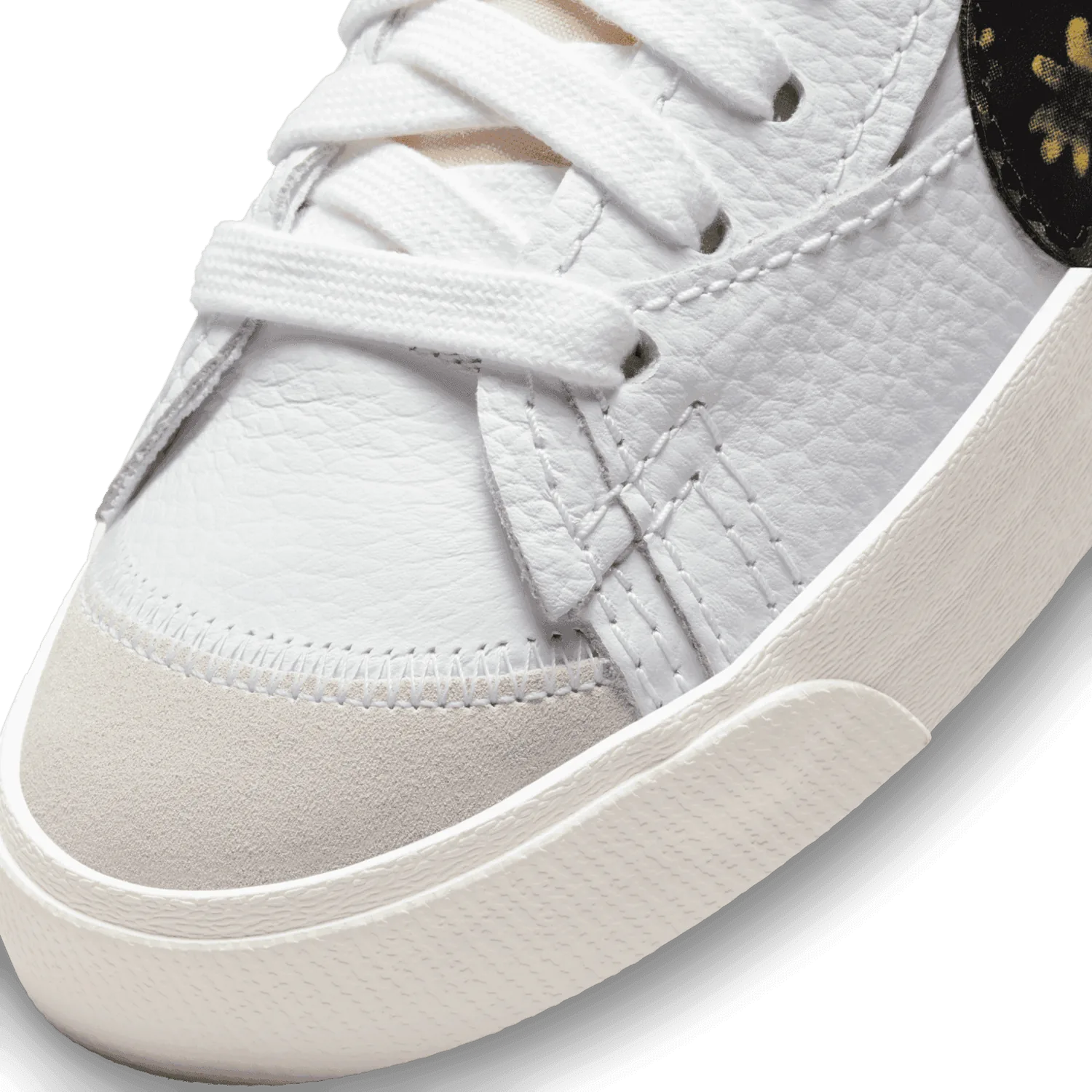 Nike Blazer Mid '77 Jumbo Shoes image 6