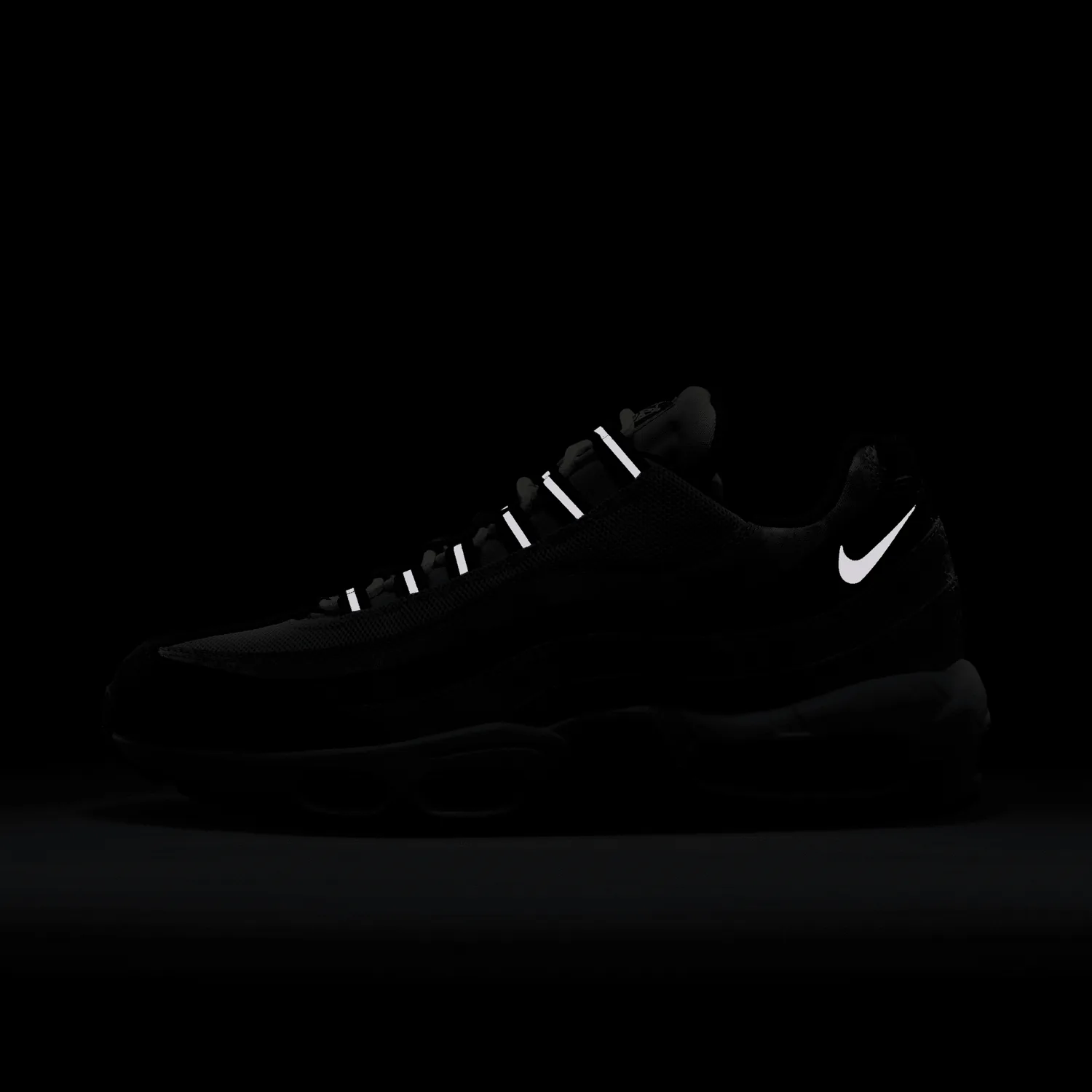 Nike Air Max 95 Social FC image 2