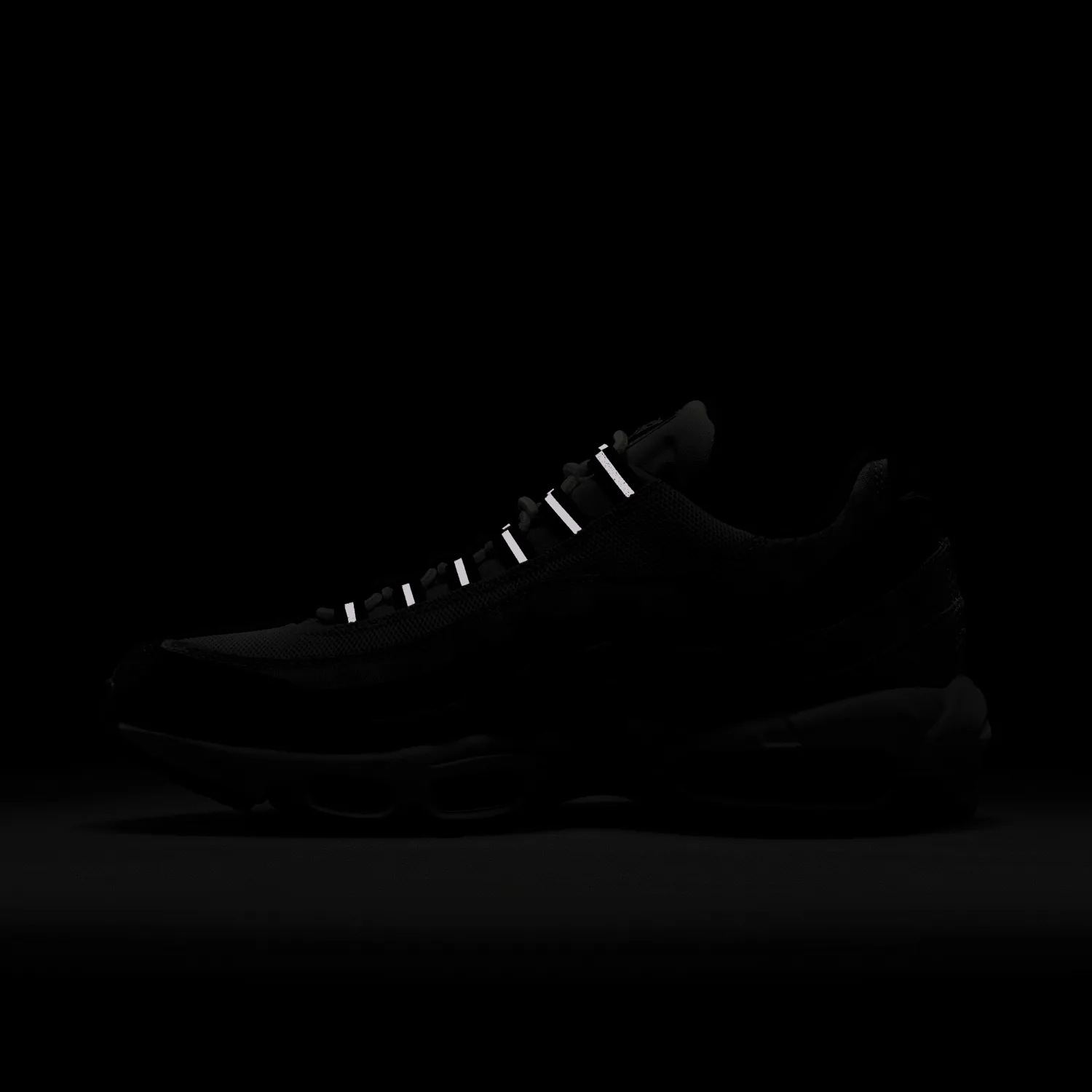 Nike Air Max 95 Social FC image 3