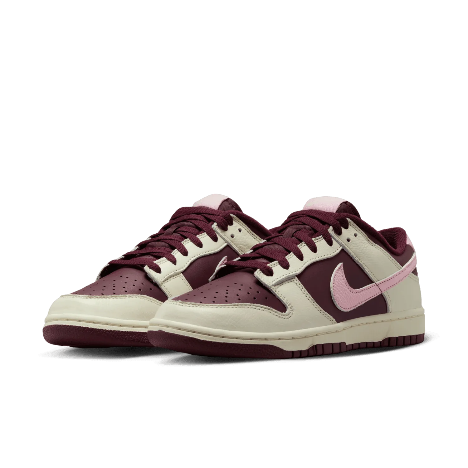 Nike Dunk Low Valentine’s Day (2023) image 4