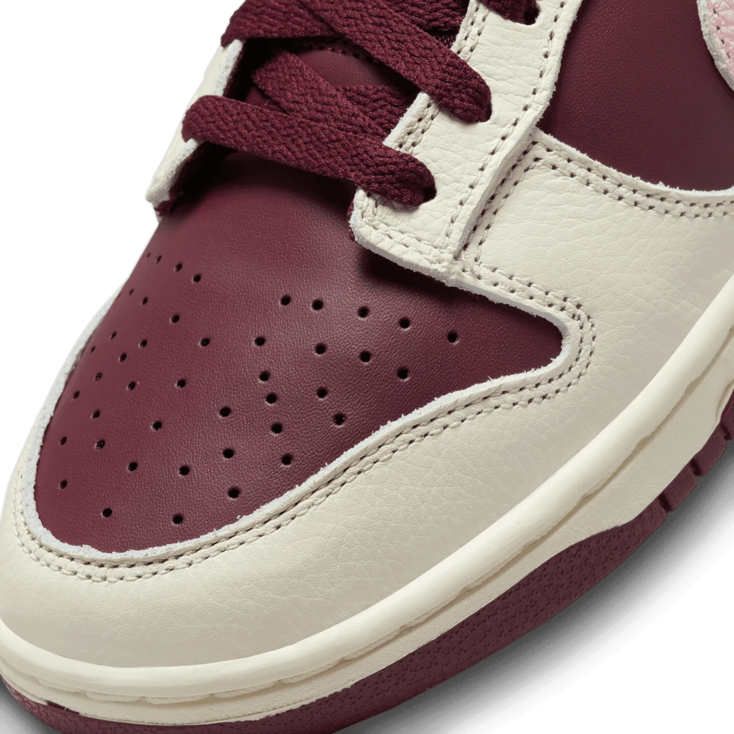 Nike Dunk Low Valentine’s Day (2023) image 6