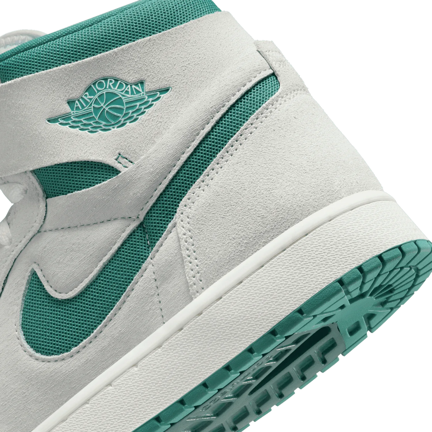 Air Jordan 1 High Zoom CMFT 2 Summit White Bicoastal image 6