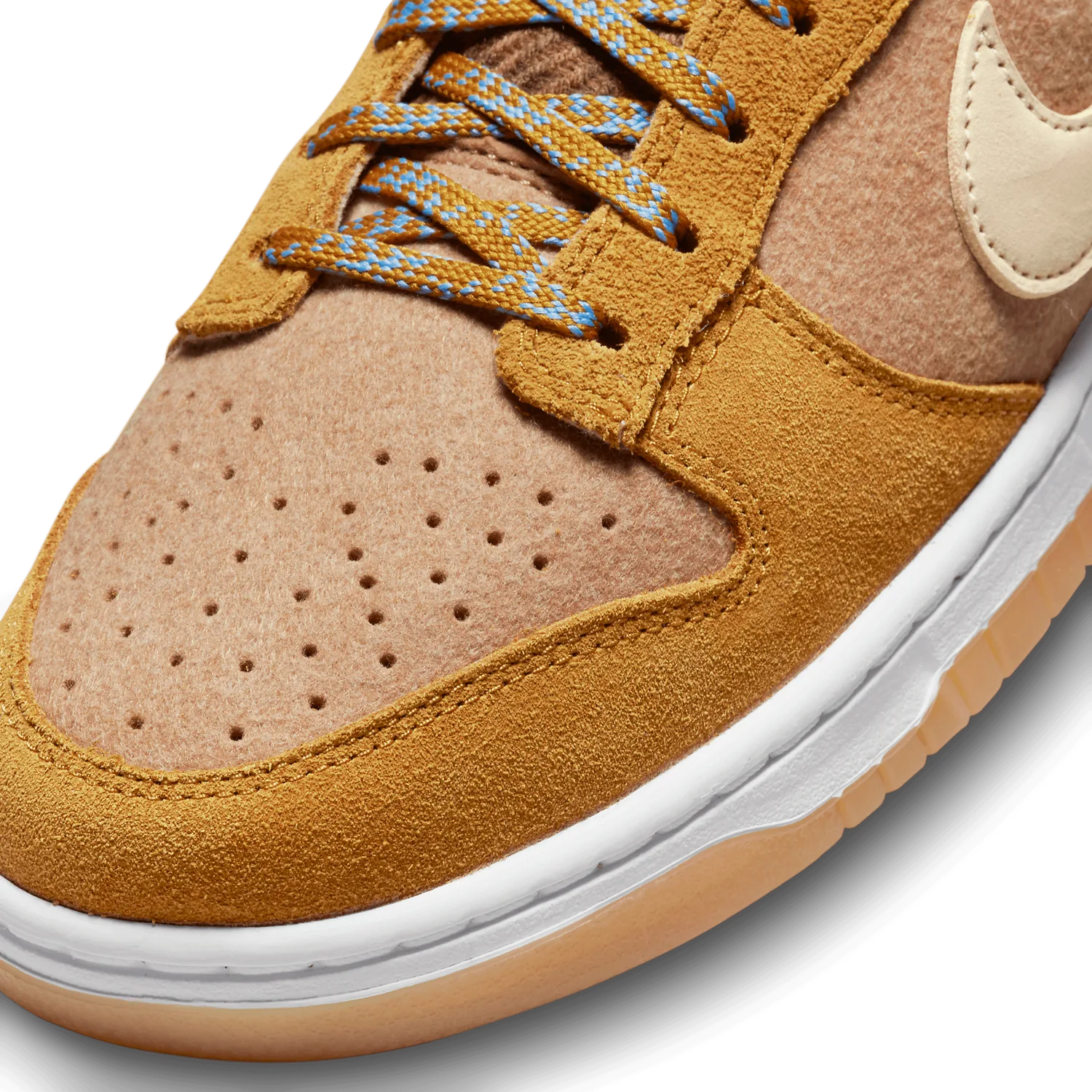 Nike Dunk Low SE Teddy Bear Parline image 6