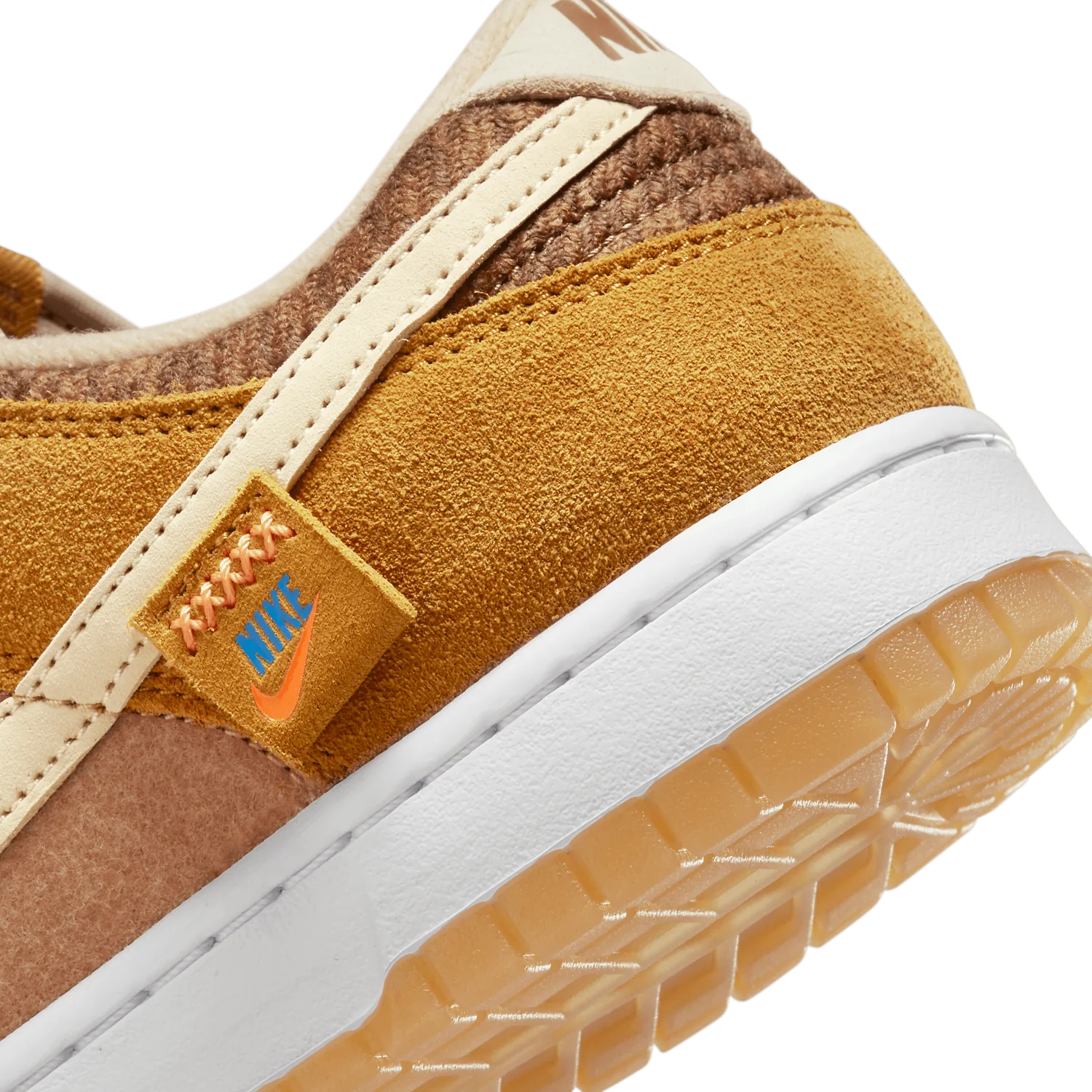 Nike Dunk Low SE Teddy Bear Parline image 7