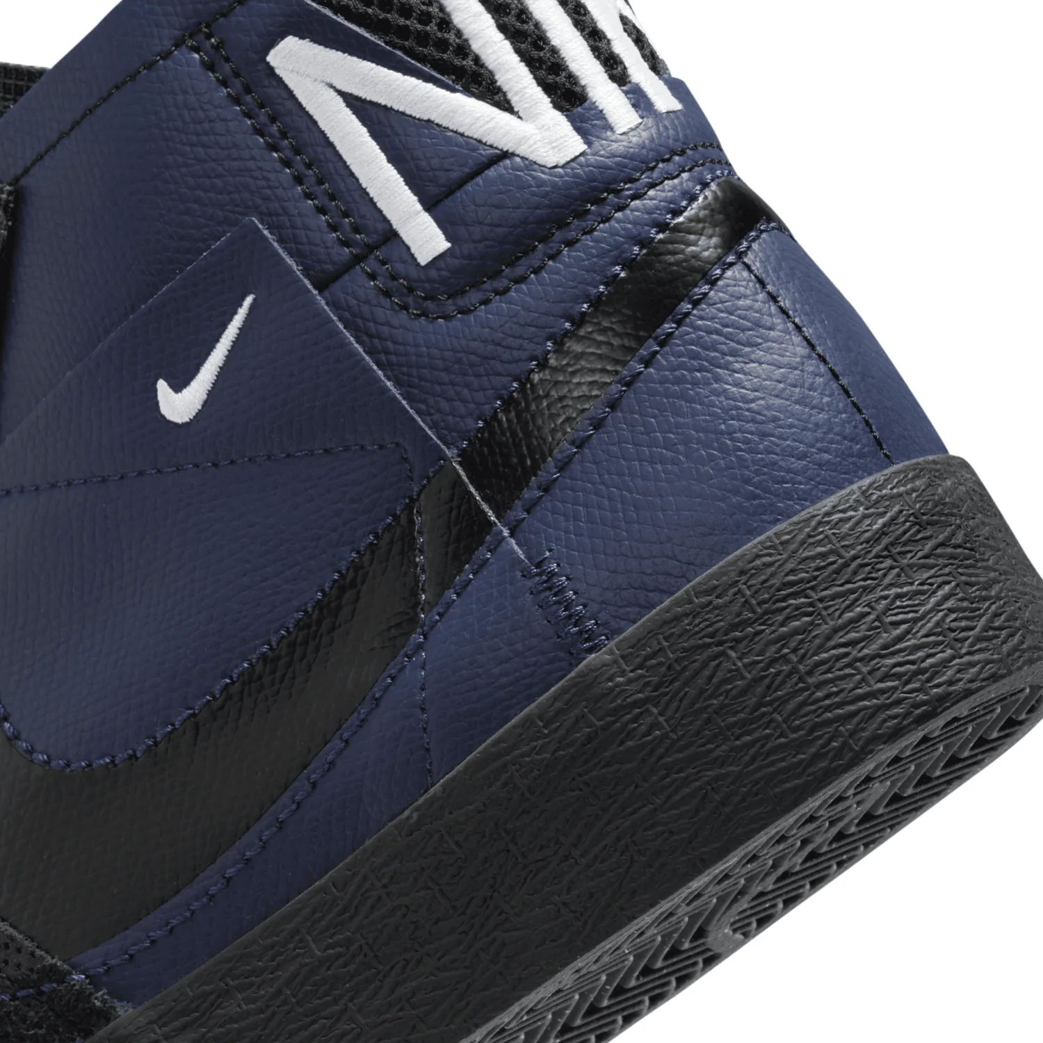 Nike SB Zoom Blazer Mid Premium Midnight Navy Black image 3