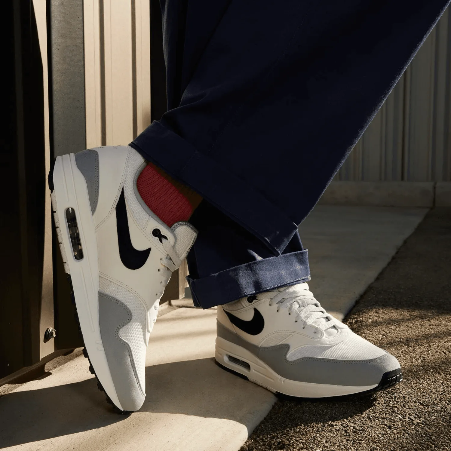 Nike Air Max 1 Platinum Tint Dark Obsidian