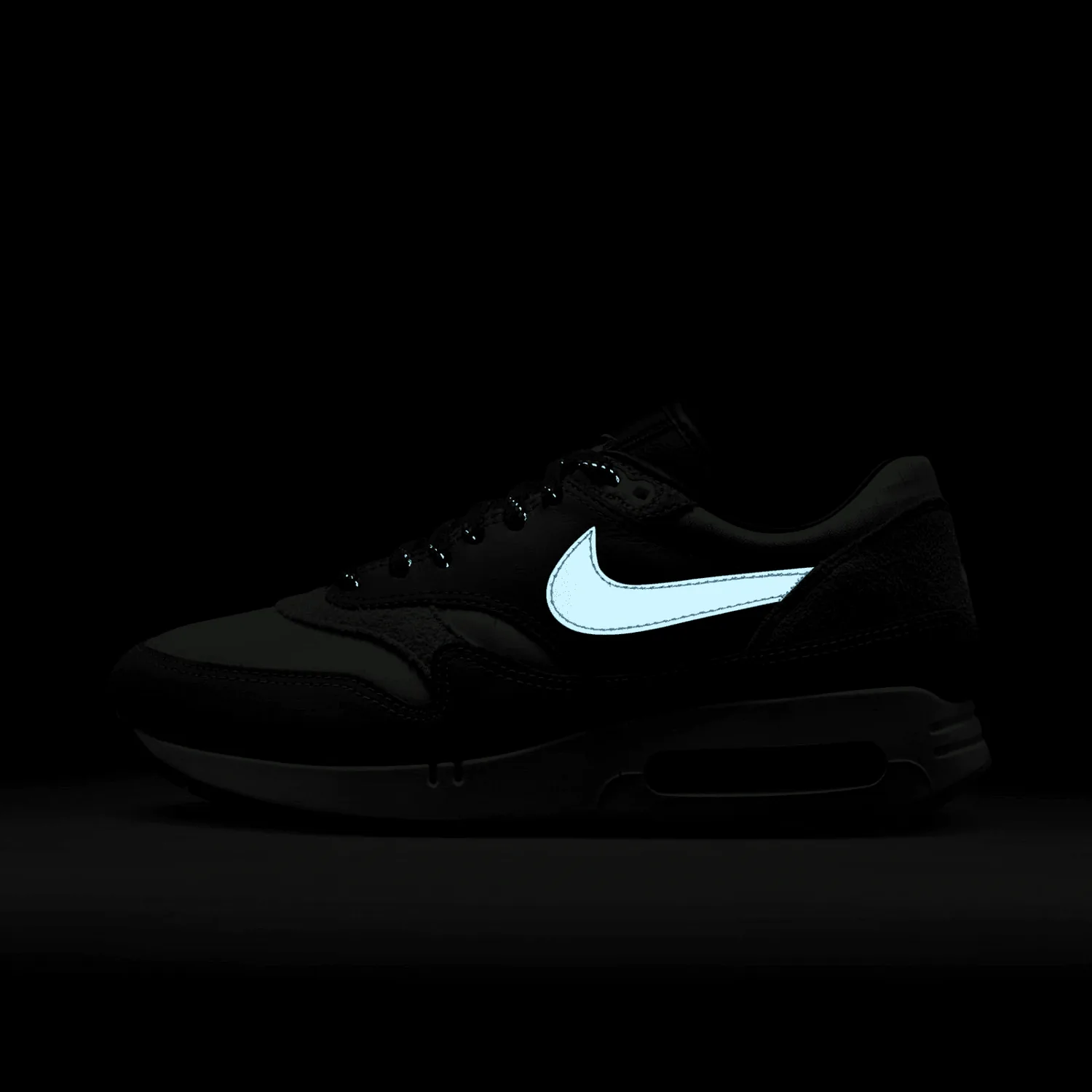 Nike Air Max 1 '86 Chicago image 13