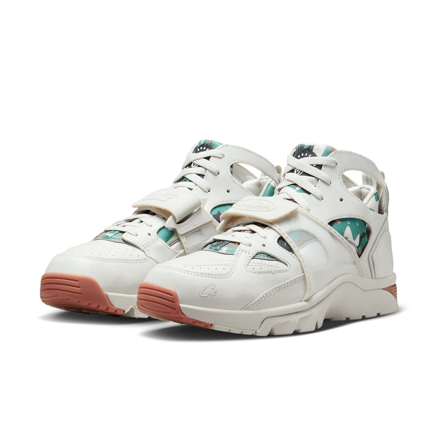 Nike Air Trainer Huarache Corteiz Light Bone image 4