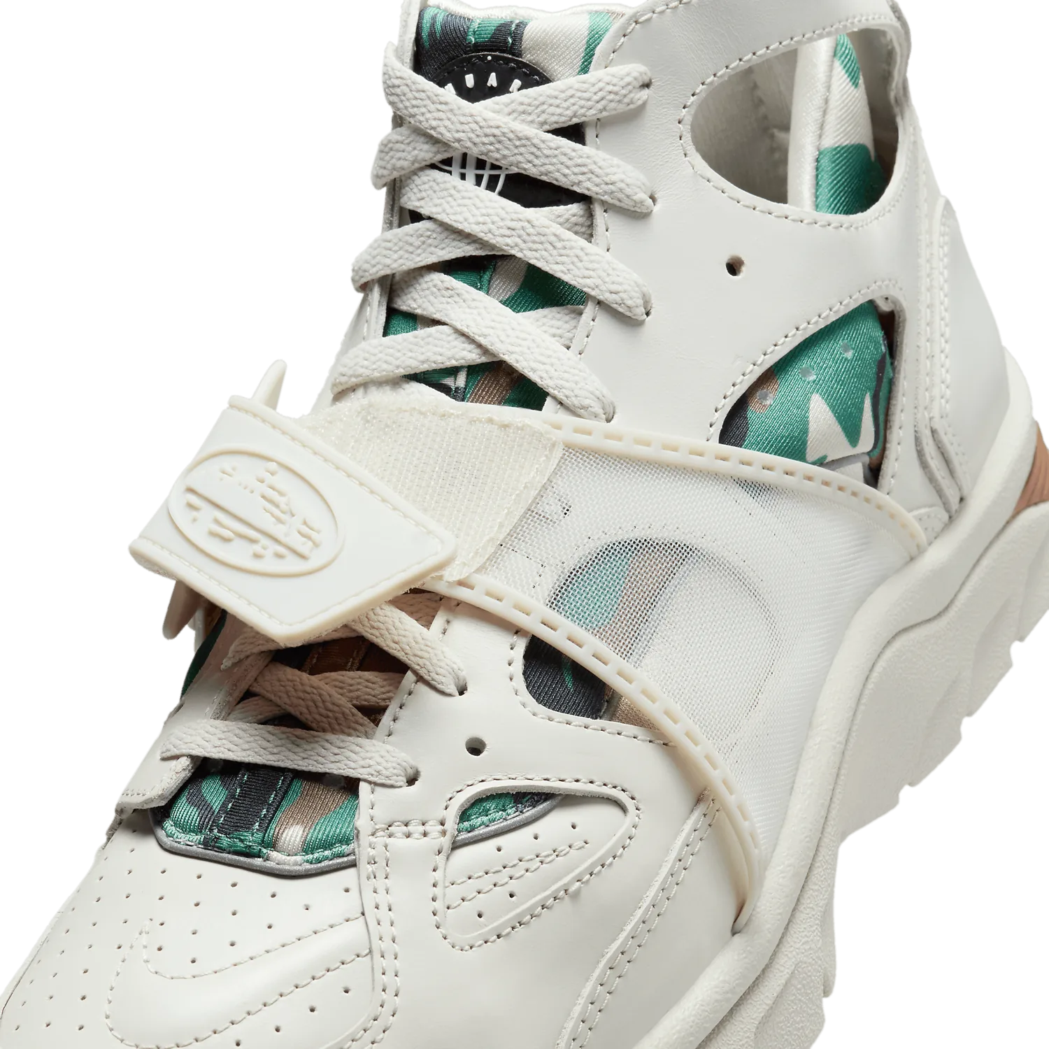Nike Air Trainer Huarache Corteiz Light Bone image 6
