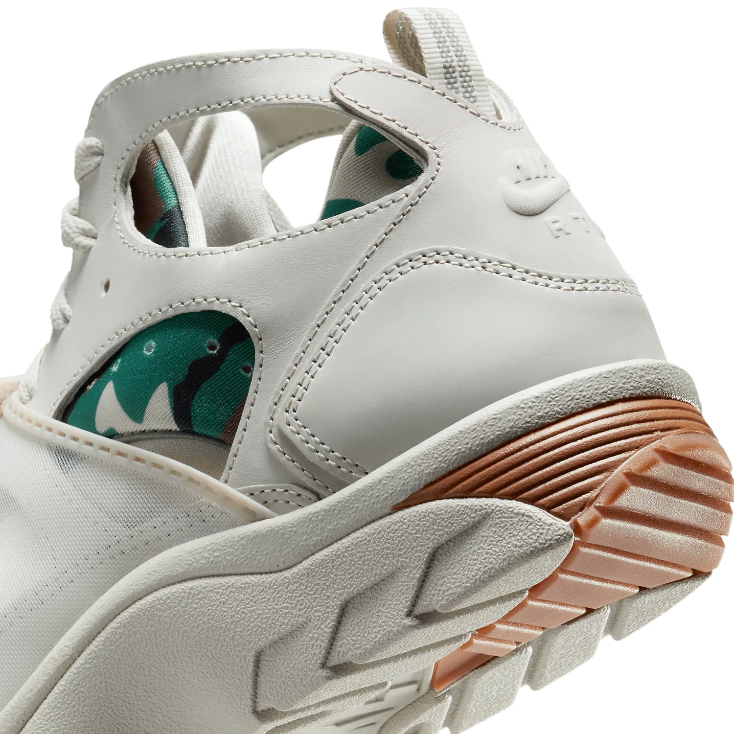 Nike Air Trainer Huarache Corteiz Light Bone image 7