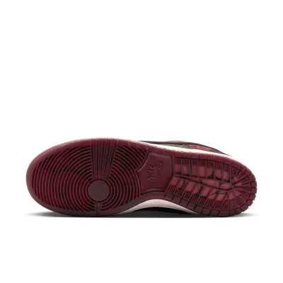 Nike SB Dunk Low Riot Skateshop