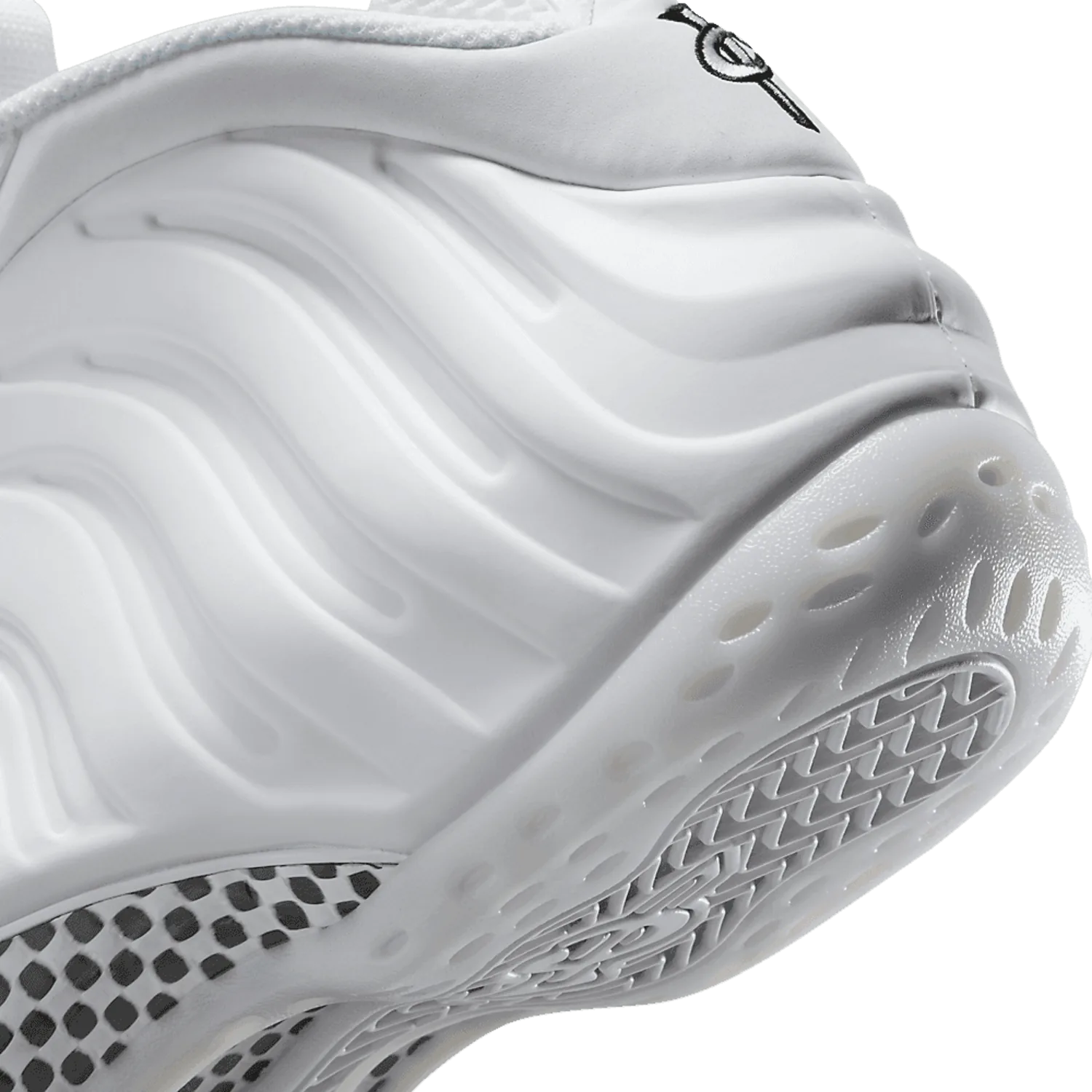 Nike Air Foamposite One Triple White image 6
