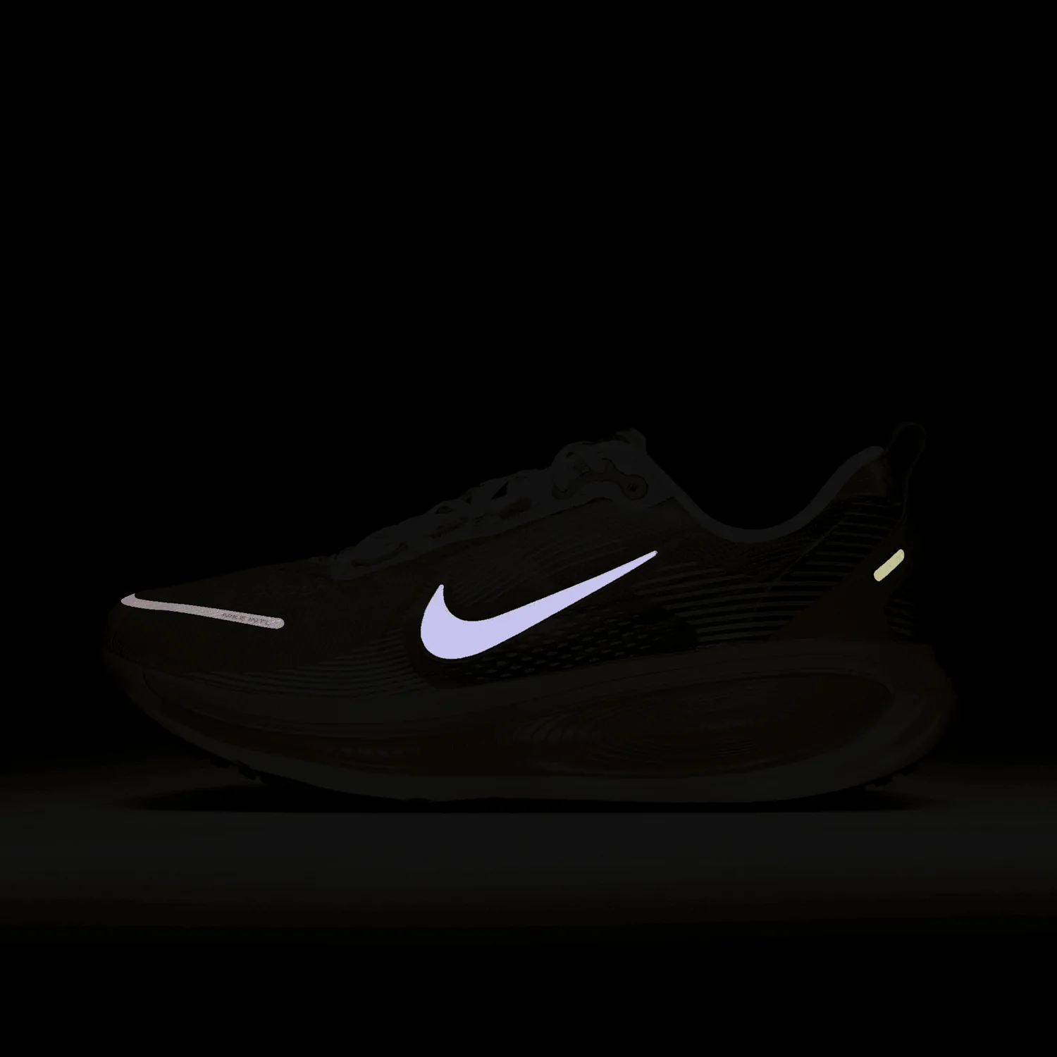 Nike Vomero 18 International Running Pack image 7