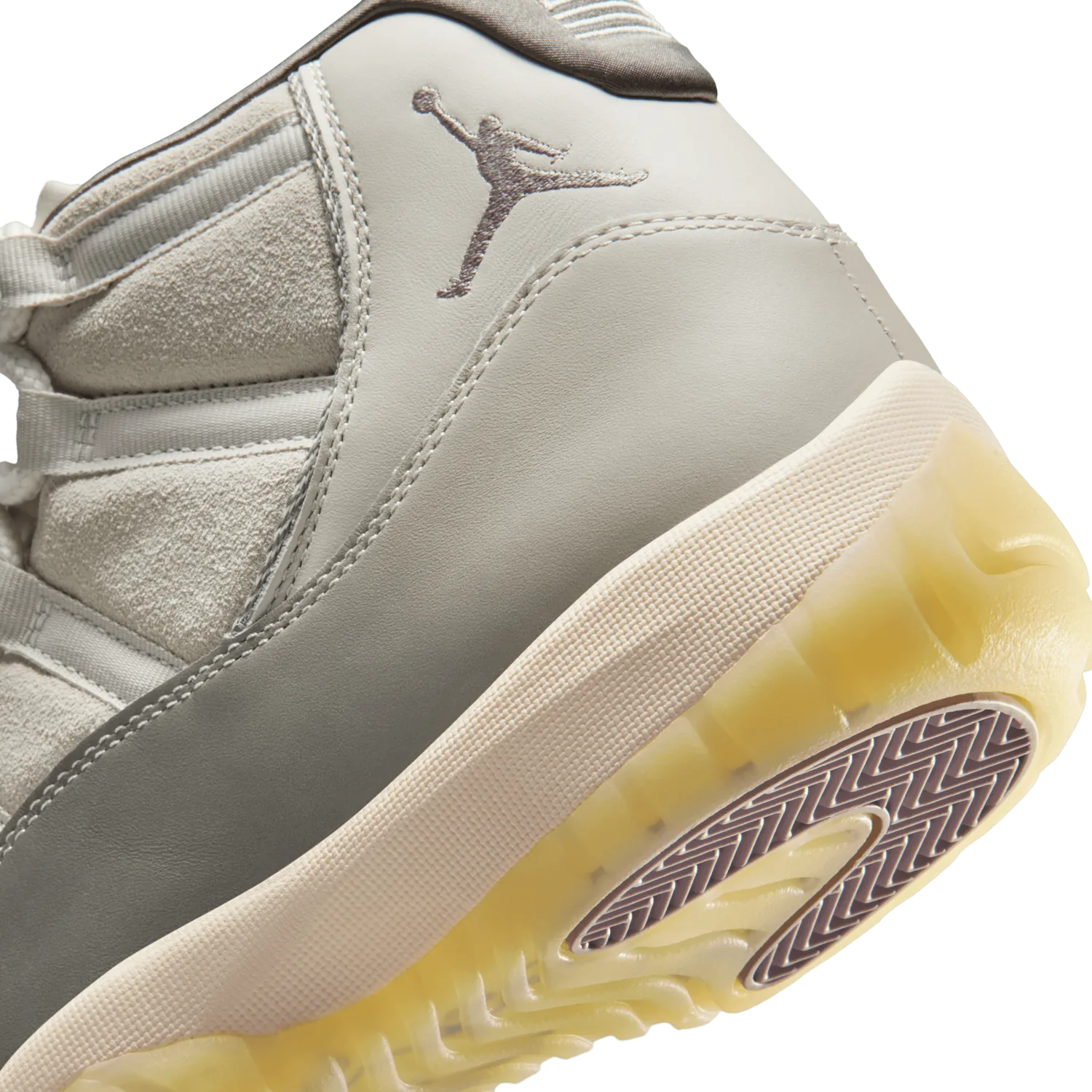 Air Jordan 11 Retro Tokyo image 2