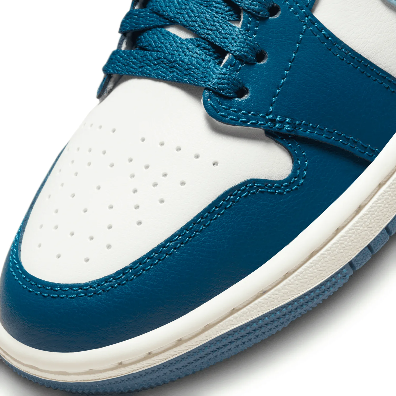Air Jordan 1 Mid Sky J French Blue (W) image 4