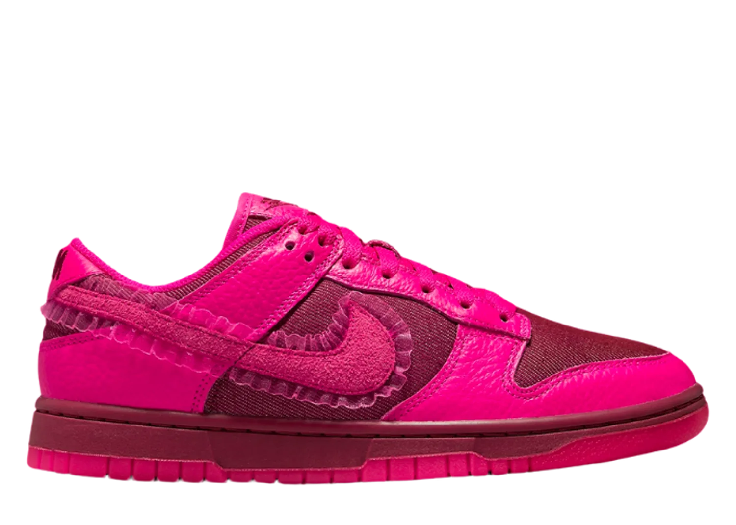 Nike Dunk Low Valentine's Day 2022 (W)