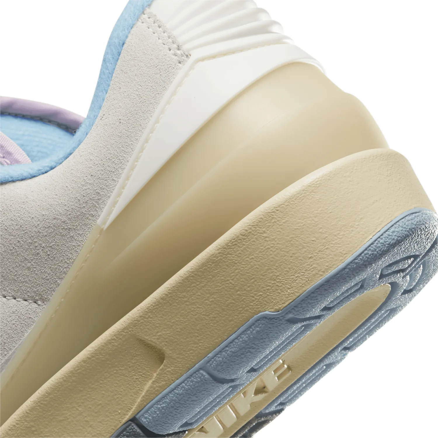 Air Jordan 2 Retro Low Look Up In The Air (W) image 4