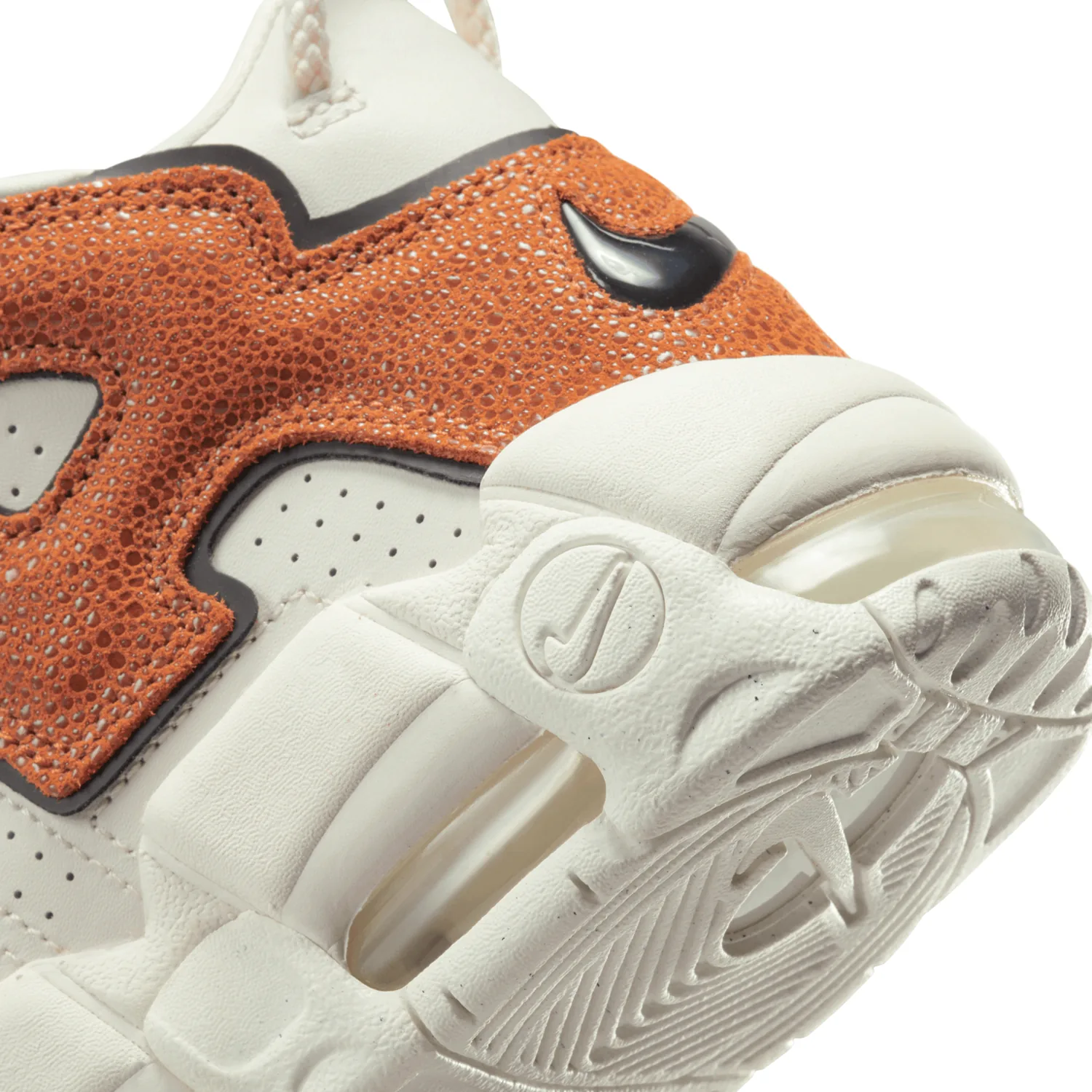 Nike Air More Uptempo Basketball (W) image 4