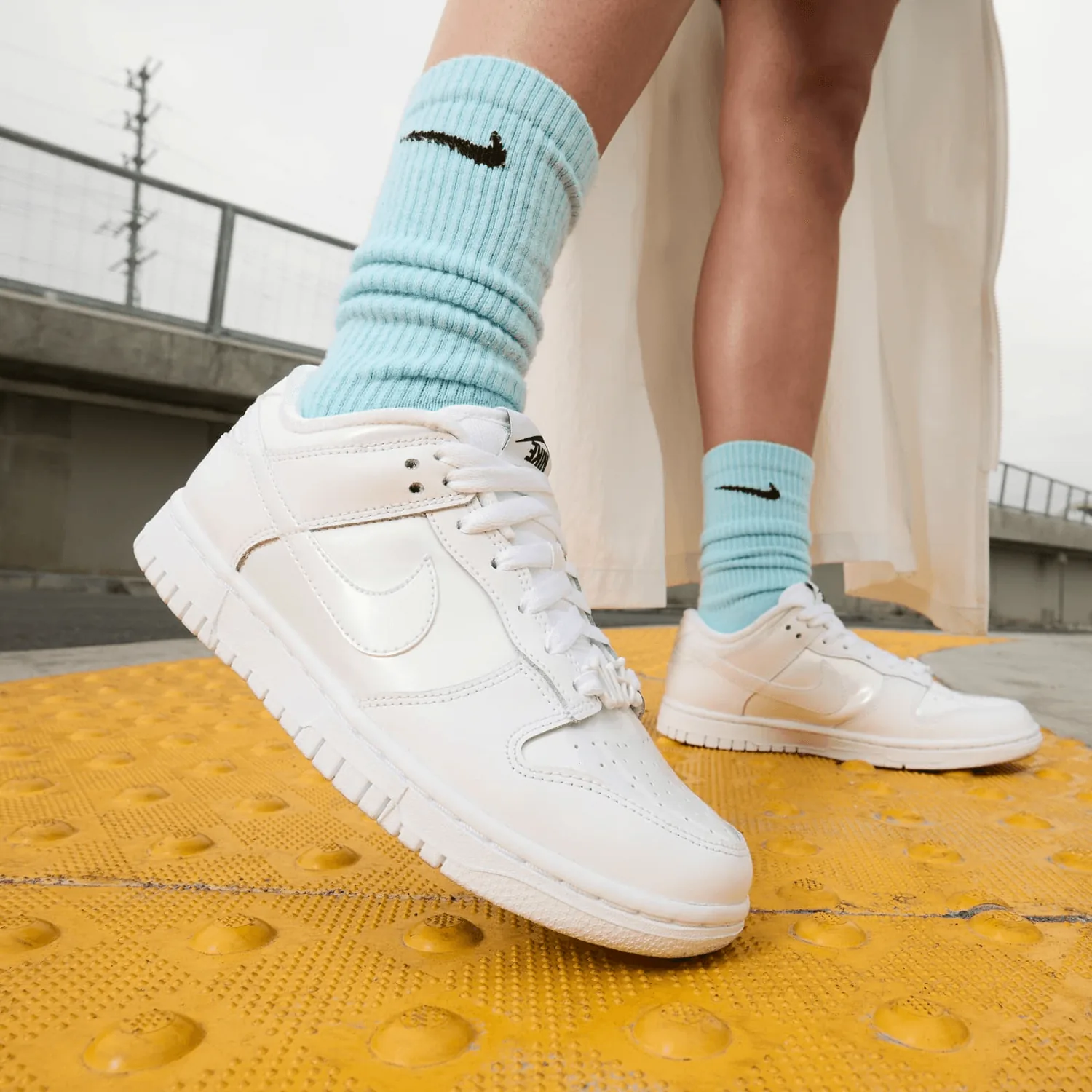 Nike Dunk Low Just Do It White Iridescent (W) image 3