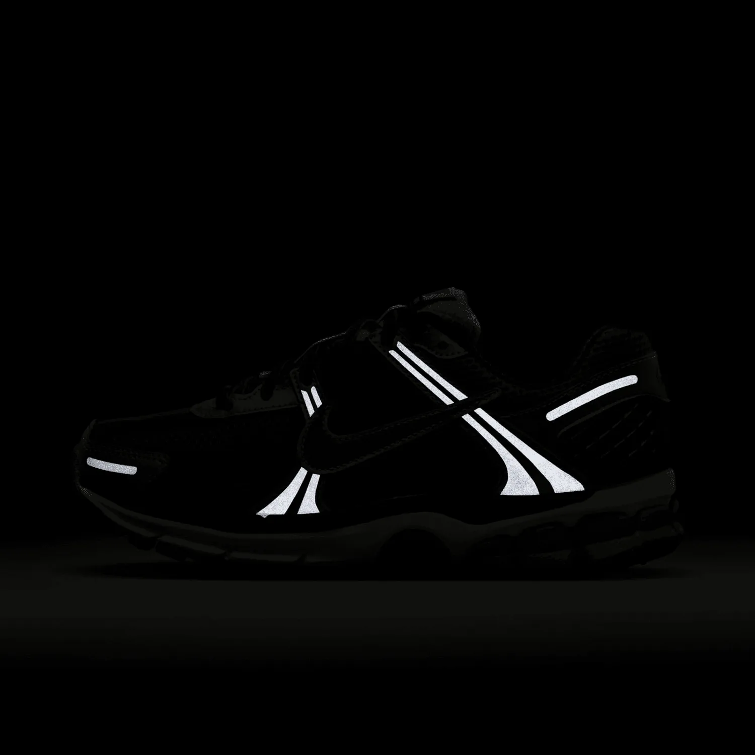 Nike Zoom Vomero 5 Mystic Red (W) image 2