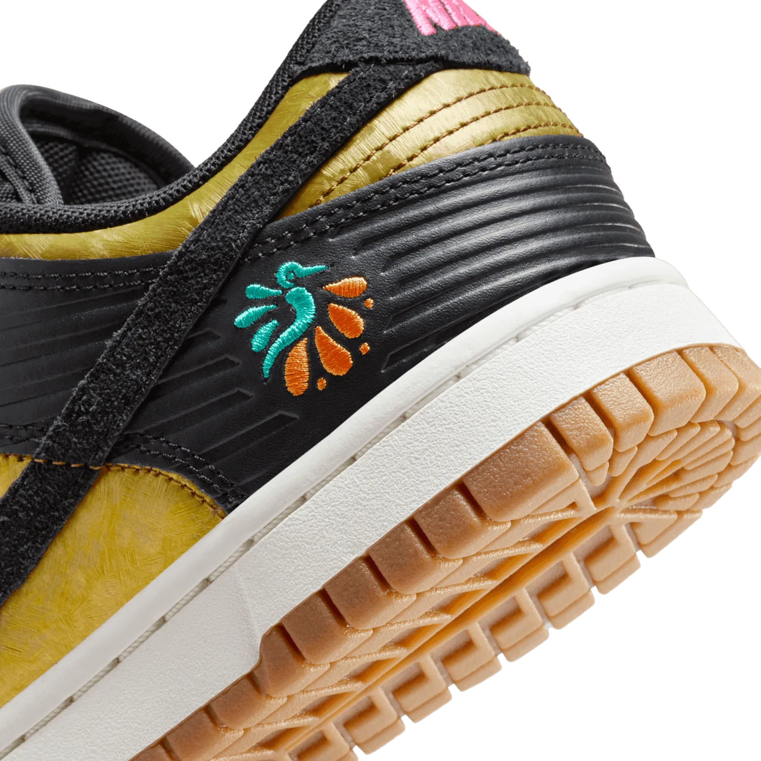 Nike Dunk Low Día De Los Muertos (W) image 7