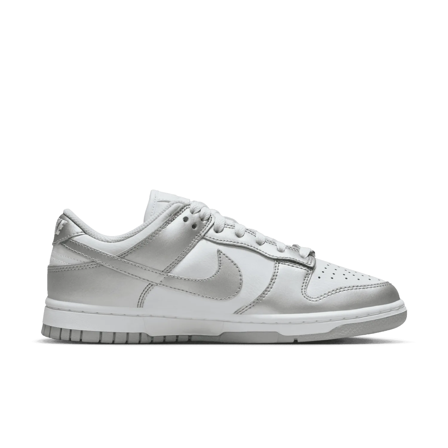 Nike Dunk Low Liquid Metal Silver (W) image 4