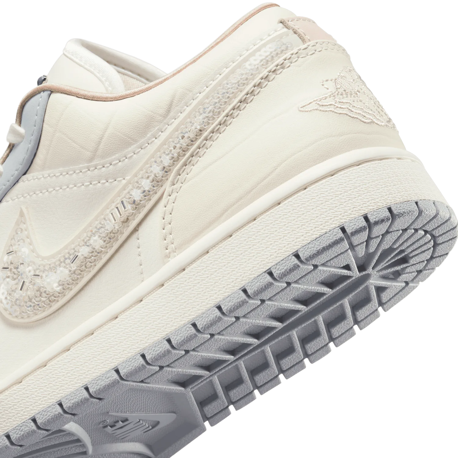 Air Jordan 1 Low SE Crafty Sail (W) image 5