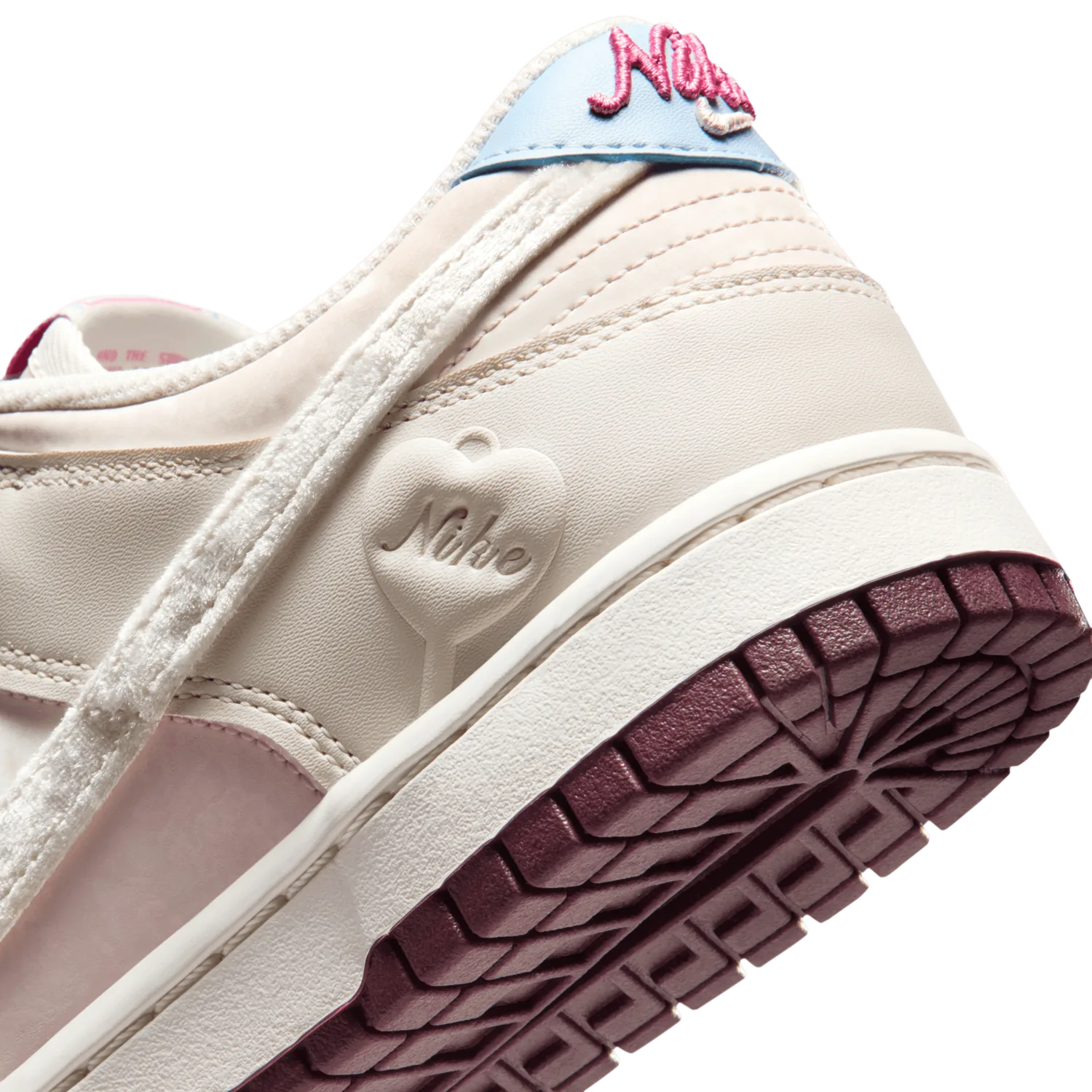 Nike Dunk Low Valentine's Day 2026 (W) image 8