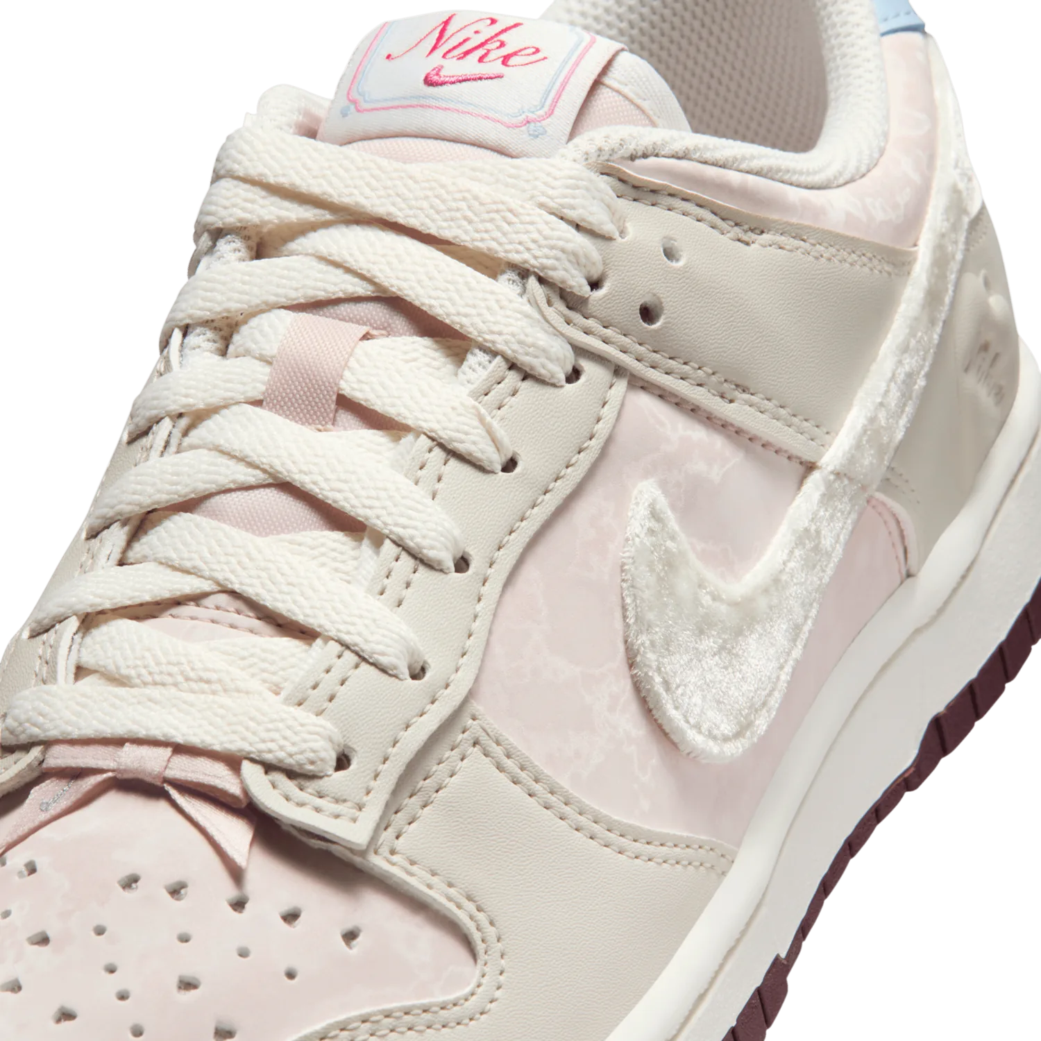 Nike Dunk Low Valentine's Day 2026 (W) image 9